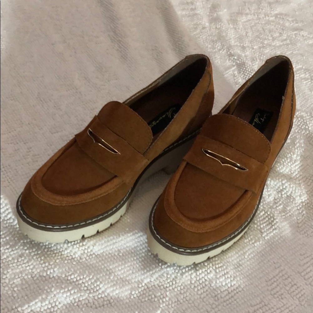 Suede Blauvelt Lug Chunky Loafer Cognac Vintage Havana gold accent size 7